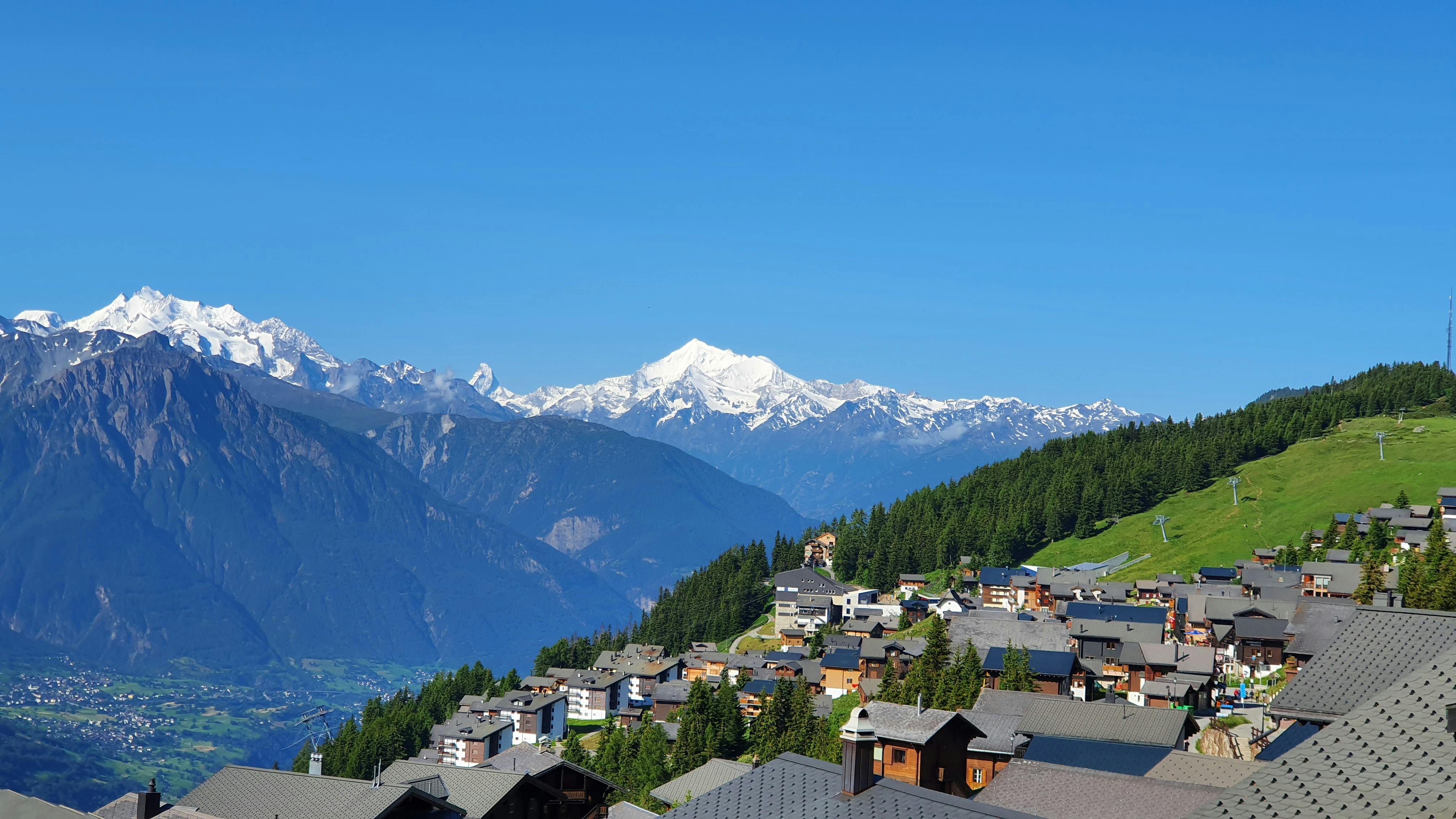 Vue sur les Alpes valaisannes depuis Nendaz